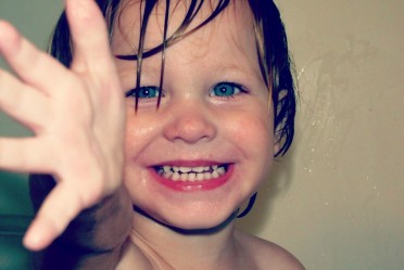 Olilab - Pranje kose crnim šamponom – djeca